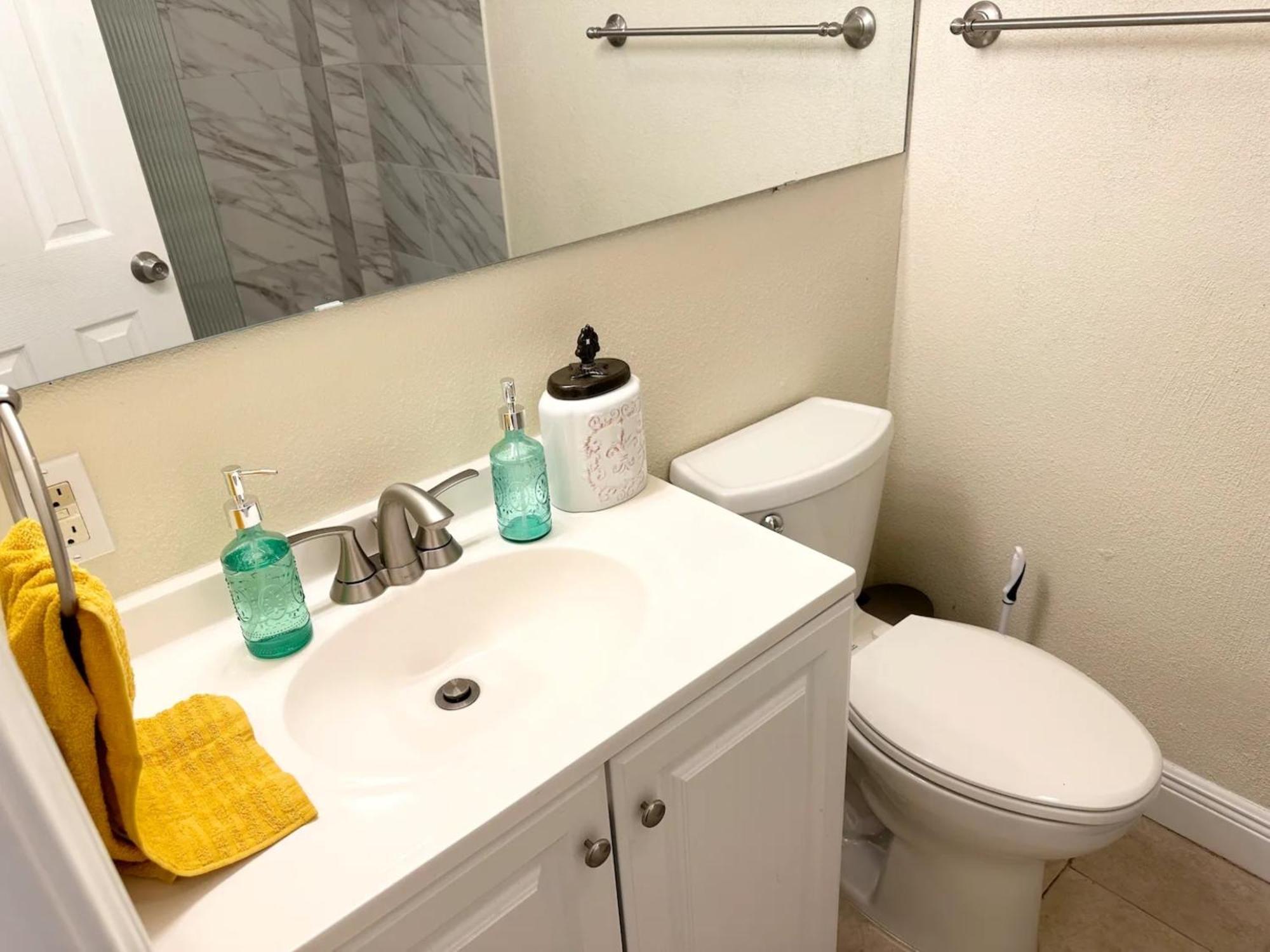 Minutes To The River Walk And The Alamo Pet Friendly Sleeps 8! Apartment San Antonio